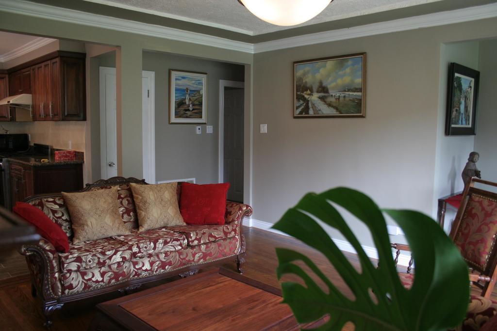 Semi Centre House Hotel White Rock Buitenkant foto